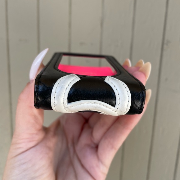 Vintage 2000’s Chanel Cell Phone Case - Picture 5 of 10